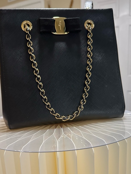 Salvatore Ferragamo Handbags - Salvatore Ferragamo Black Leather Shoulder Bag with Gold Chain and Vara Bow